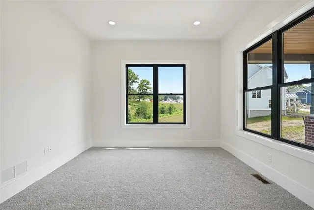 148 Geisler Drive gallery image 31