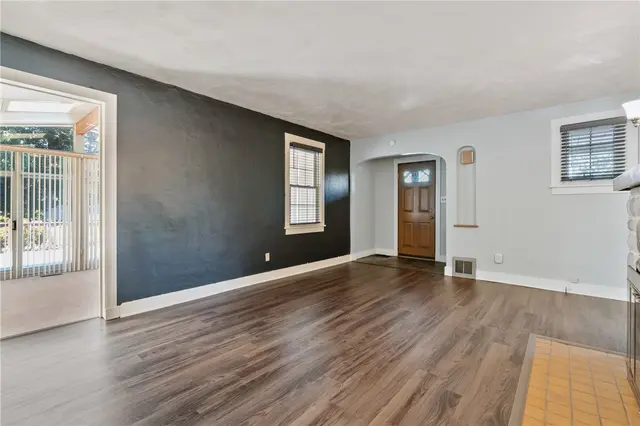 148 Longvue Dr gallery image 5