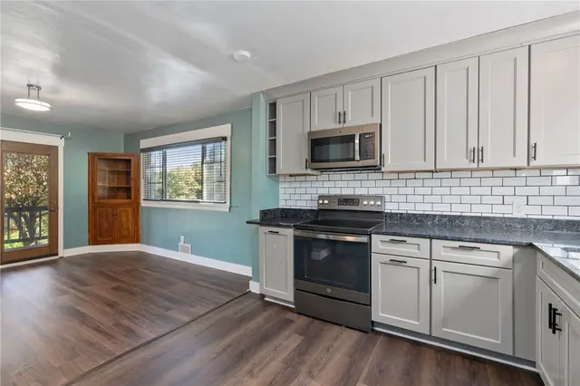 148 Longvue Dr gallery image 15
