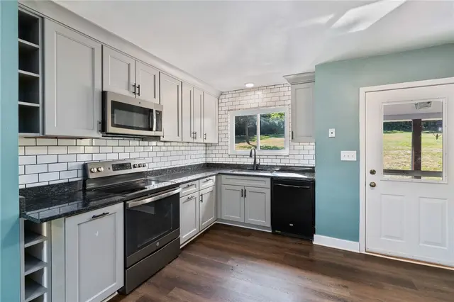 148 Longvue Dr gallery image 16