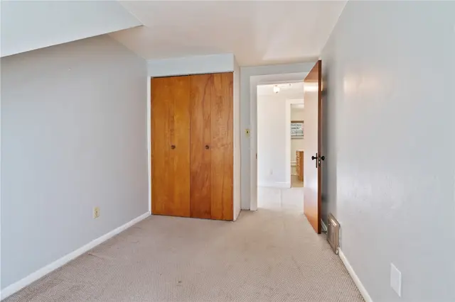 148 Longvue Dr gallery image 24