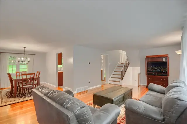 148 Mayer Drive gallery image 16