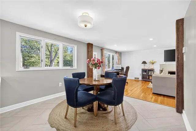 1481 Parkview Dr gallery image 8
