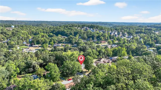 1481 Parkview Dr gallery image 9
