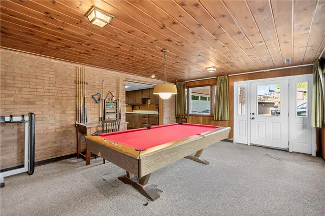 1481 Parkview Dr gallery image 15