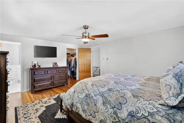 1481 Parkview Dr gallery image 18