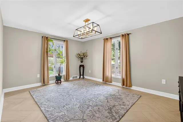 1481 Parkview Dr gallery image 19