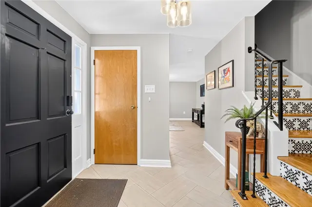 1481 Parkview Dr gallery image 29