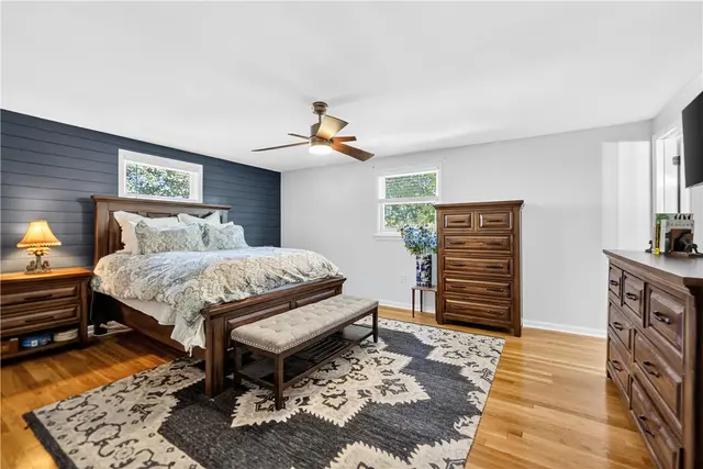 1481 Parkview Dr gallery image 30