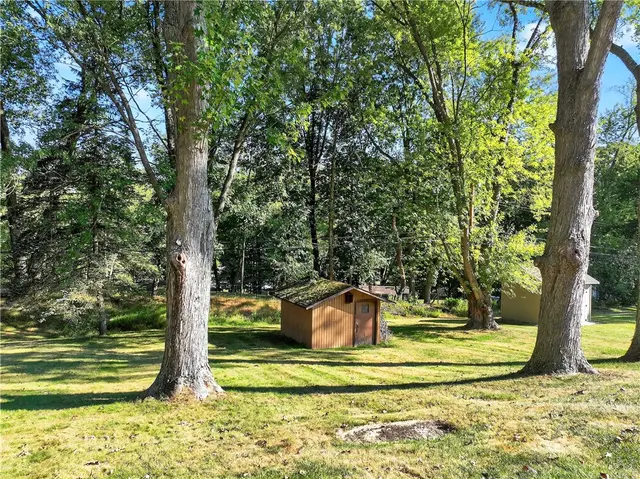 1481 Parkview Dr gallery image 31