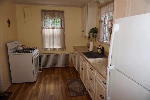 149 Ridgewood Road gallery image 3