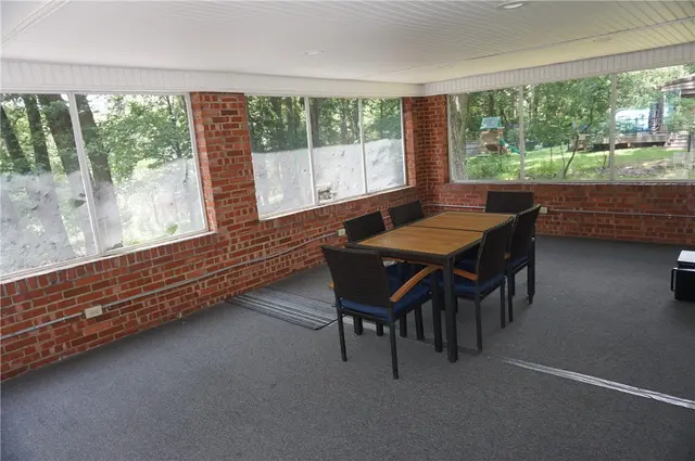 149 Ridgewood Road gallery image 8