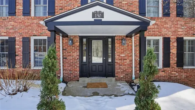 150 Maple Dr gallery image 5