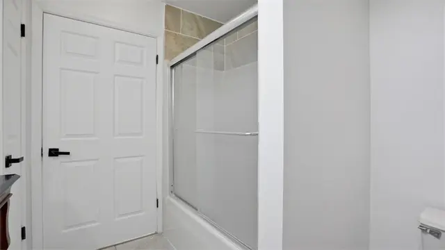 150 Maple Dr gallery image 20