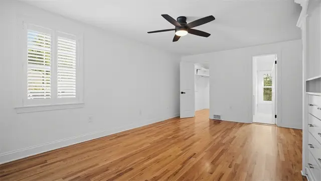 150 Maple Dr gallery image 28