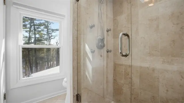 150 Maple Dr gallery image 30