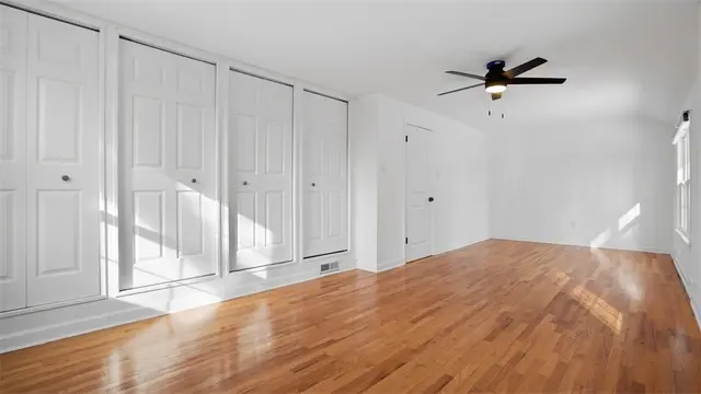150 Maple Dr gallery image 32