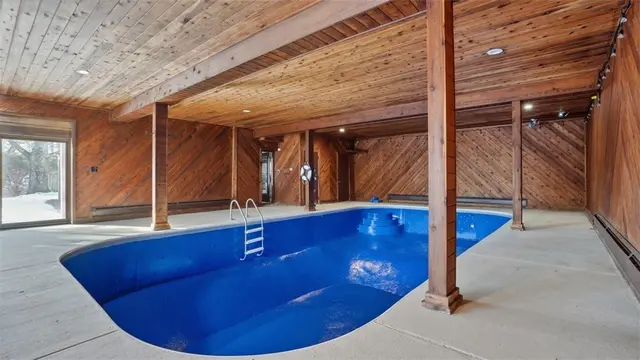 150 Maple Dr gallery image 37