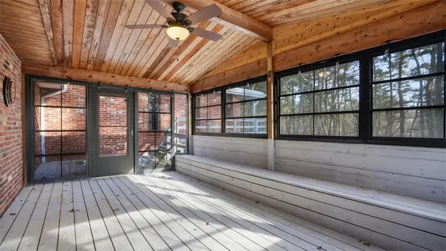 150 Maple Dr gallery image 39