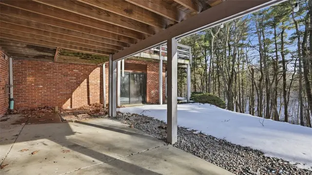 150 Maple Dr gallery image 43