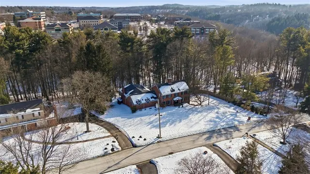 150 Maple Dr gallery image 49