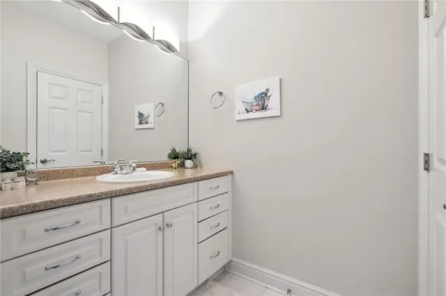150 Silver Creek Dr gallery image 2