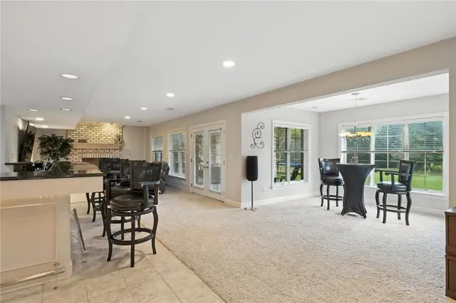 150 Silver Creek Dr gallery image 6