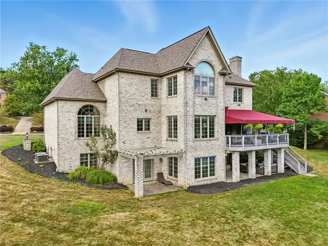 150 Silver Creek Dr gallery image 16