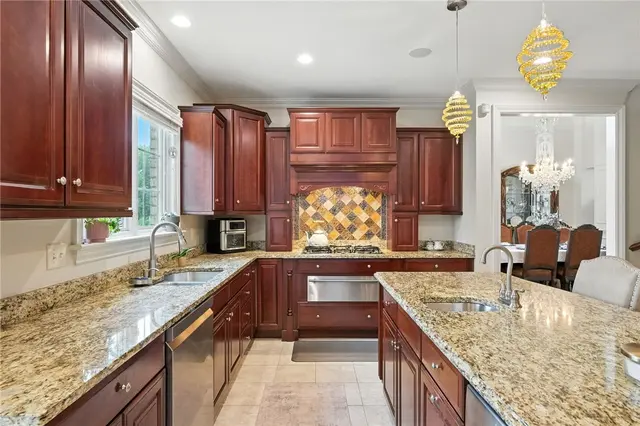 150 Silver Creek Dr gallery image 21