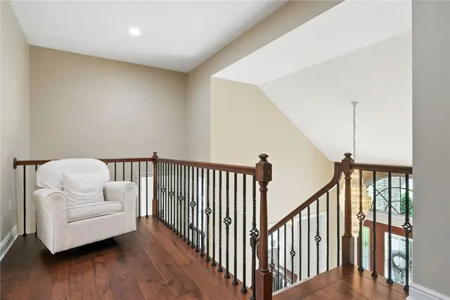 150 Silver Creek Dr gallery image 28