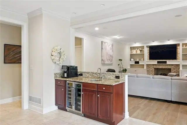 150 Silver Creek Dr gallery image 29
