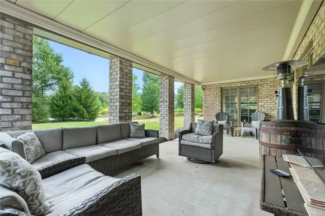 150 Silver Creek Dr gallery image 36