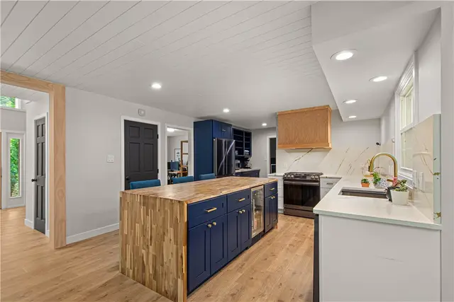 150 Wildflower Ln gallery image 3