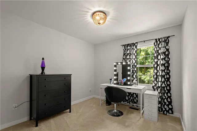 150 Wildflower Ln gallery image 4
