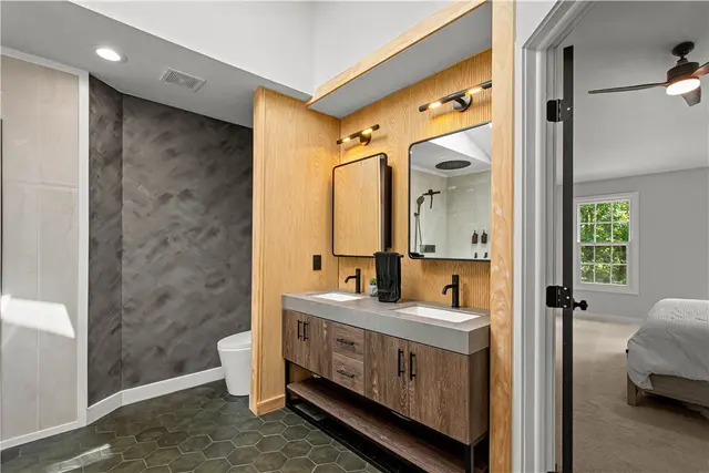 150 Wildflower Ln gallery image 18