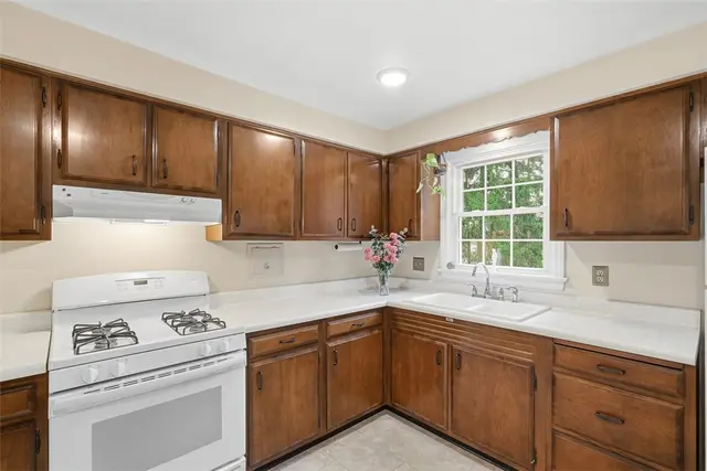 1500 Fernledge Dr gallery image 16