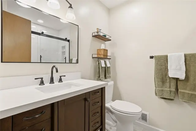 1500 Fernledge Dr gallery image 18