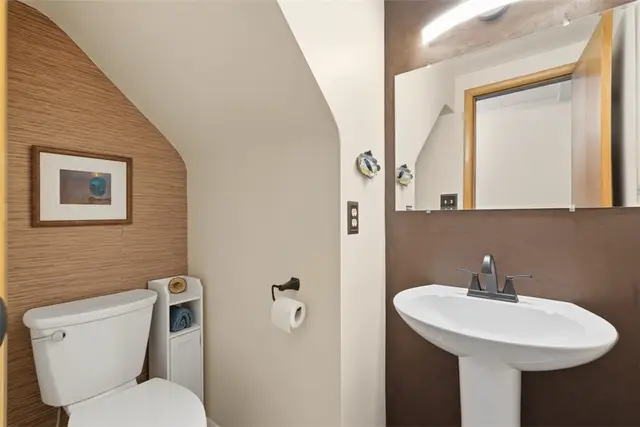 1500 Fernledge Dr gallery image 33
