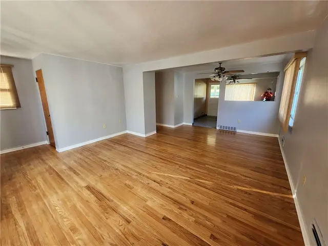 1503 Van Dr gallery image 8