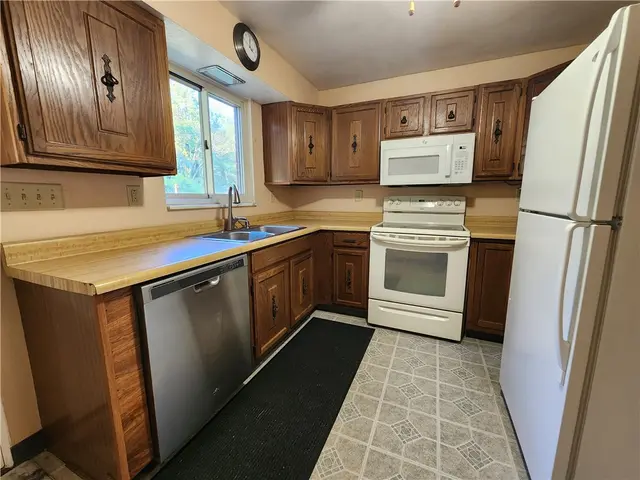 1503 Van Dr gallery image 12