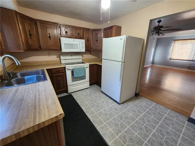 1503 Van Dr gallery image 20
