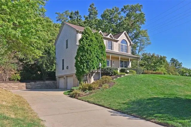 1505 Squire Ridge Dr gallery image 2