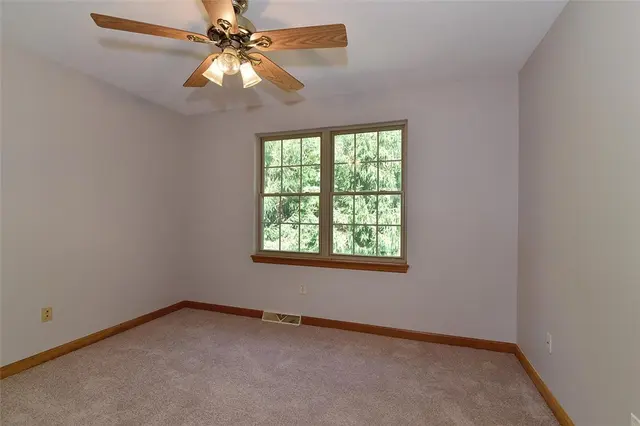 1505 Squire Ridge Dr gallery image 15