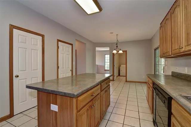 1505 Squire Ridge Dr gallery image 16