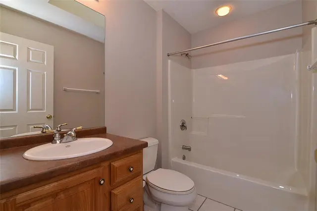 1505 Squire Ridge Dr gallery image 17