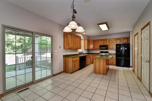 1505 Squire Ridge Dr gallery image 22