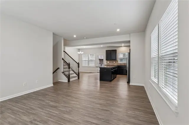 151 Curtis Ct gallery image 6