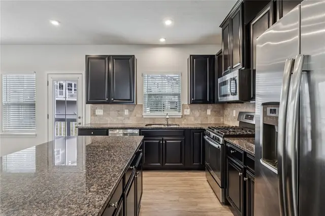 151 Curtis Ct gallery image 11