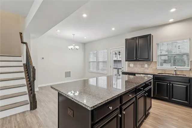 151 Curtis Ct gallery image 14