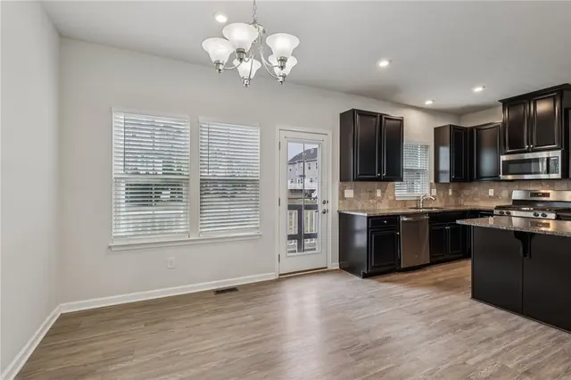 151 Curtis Ct gallery image 17